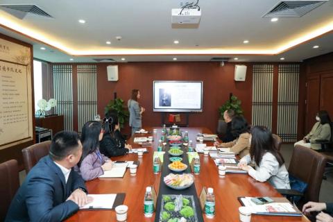 罗湖区人大常委副主任谭会茹一行莅临星光娱乐调研